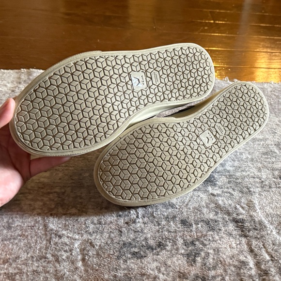 Veja Campo White and Black Leather Sneakers - Picture 8 of 8